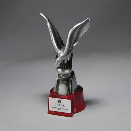 CD301A - Small Flying Eagle on Rosewood Finish Base, Silver