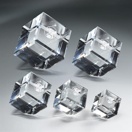 GM453 - Optic Clear Crystal Cube
