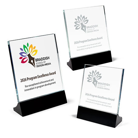 GM913,Premier,Stand-Up,Clear,Glass,Award,on,Black,BasePremium Stand-Up Glass Award on Black Base. Personalize with sandblasting or Digi-color printing. Available in three sizes