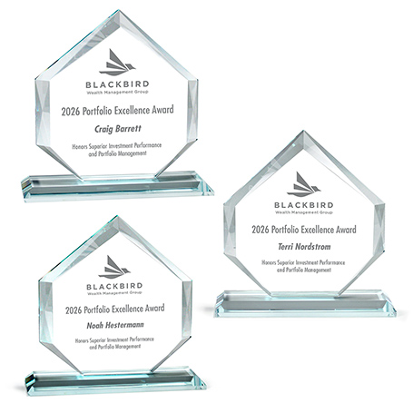 GM914,Premium,Faceted,Glass,Apex,Award,on,Clear,BaseThis glass award features a faceted, apex-shaped top on a glass base, creating a beautiful design. Personalize with sandblasting. Available in three sizes.