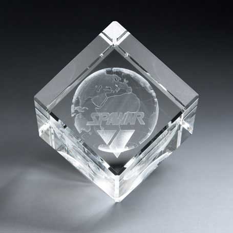 GNS141 - 3D Etched Crystal Diamond Cube - Large