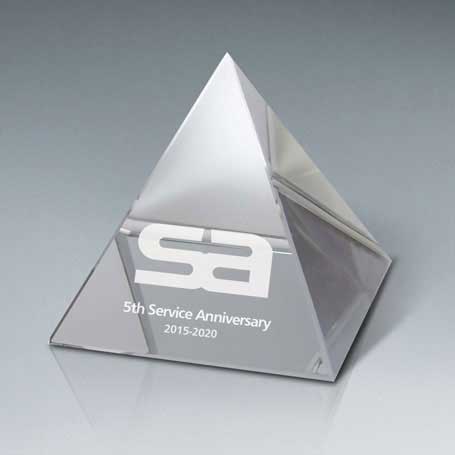 GNS180A - Optic Crystal Pyramid - Small